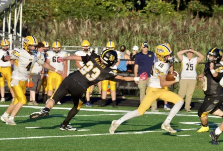 Eisenhower stumbles in opener against Iroquois
